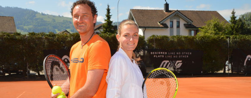 Ex-Tennisprofi trainiert drei Profispielerinnen in Wangen